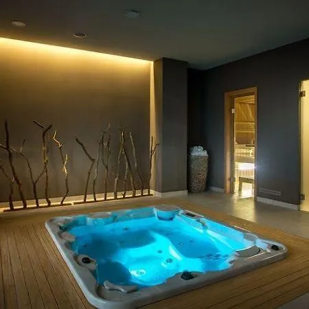 The Bellevue * لوبار